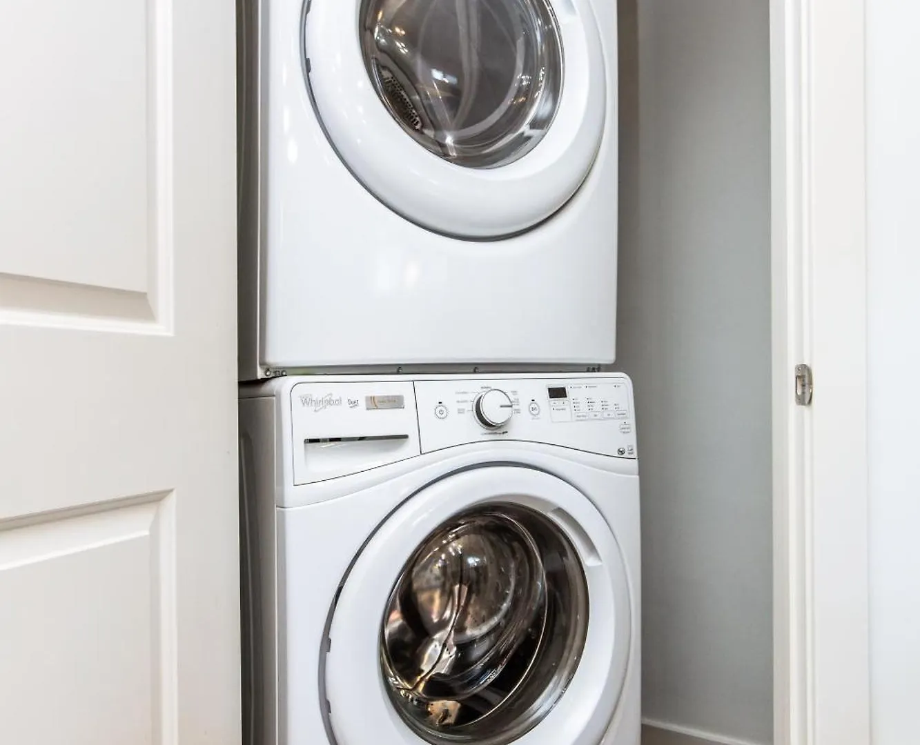 Dom wakacyjny Executive Home - Long Stays Welcome - Garage Parking - Free Wifi & Netflix Edmonton Kanada