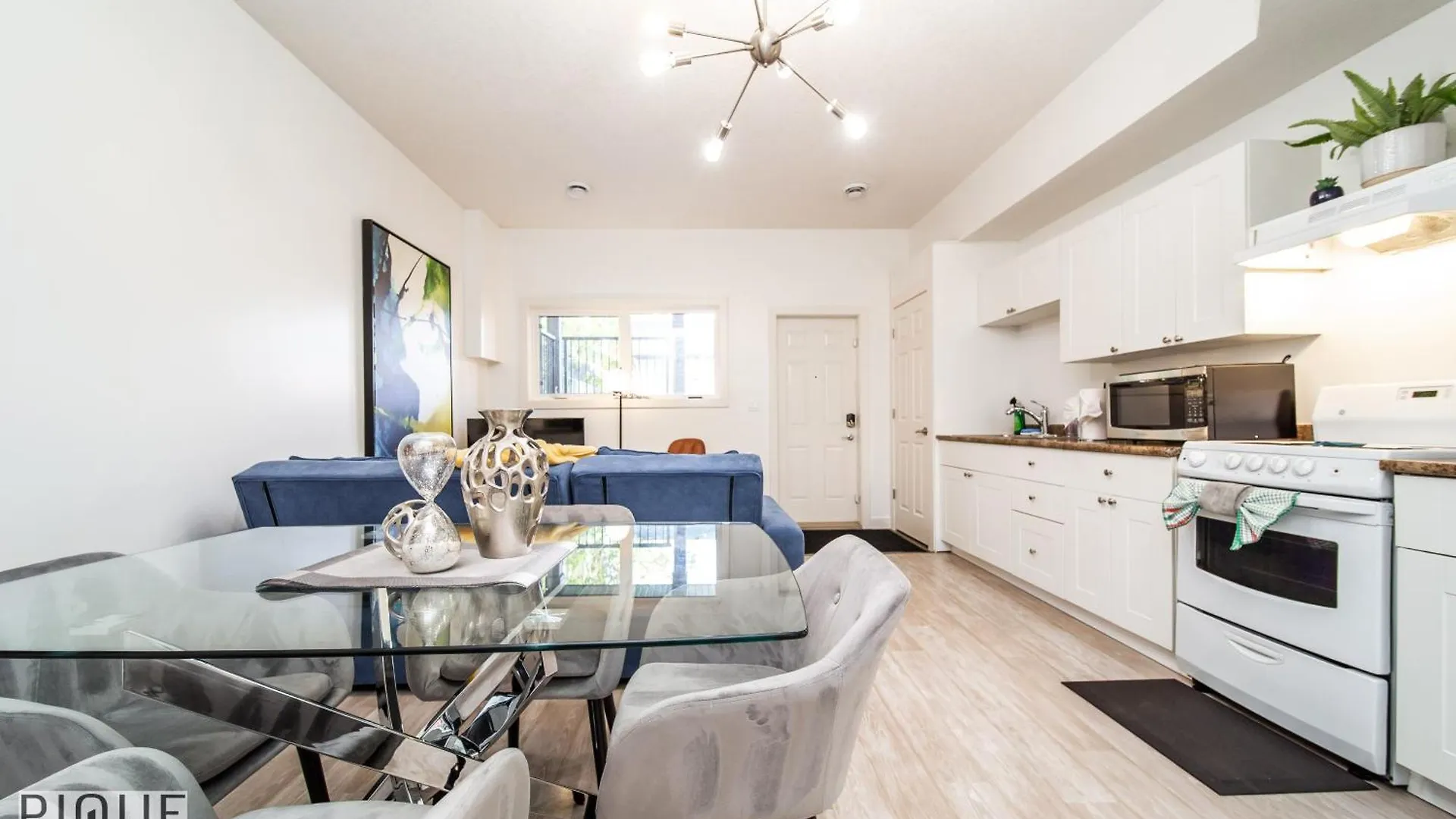 Dom wakacyjny Executive Home - Long Stays Welcome - Garage Parking - Free Wifi & Netflix Edmonton Kanada
