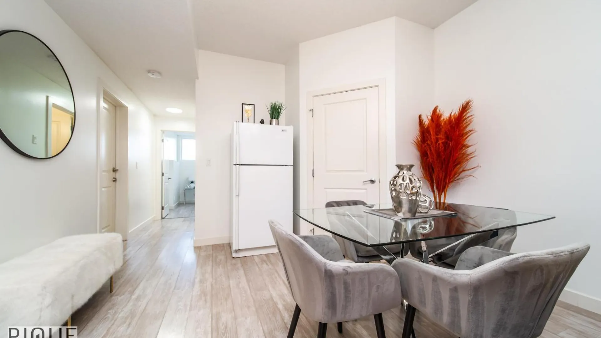 Dom wakacyjny Executive Home - Long Stays Welcome - Garage Parking - Free Wifi & Netflix Edmonton