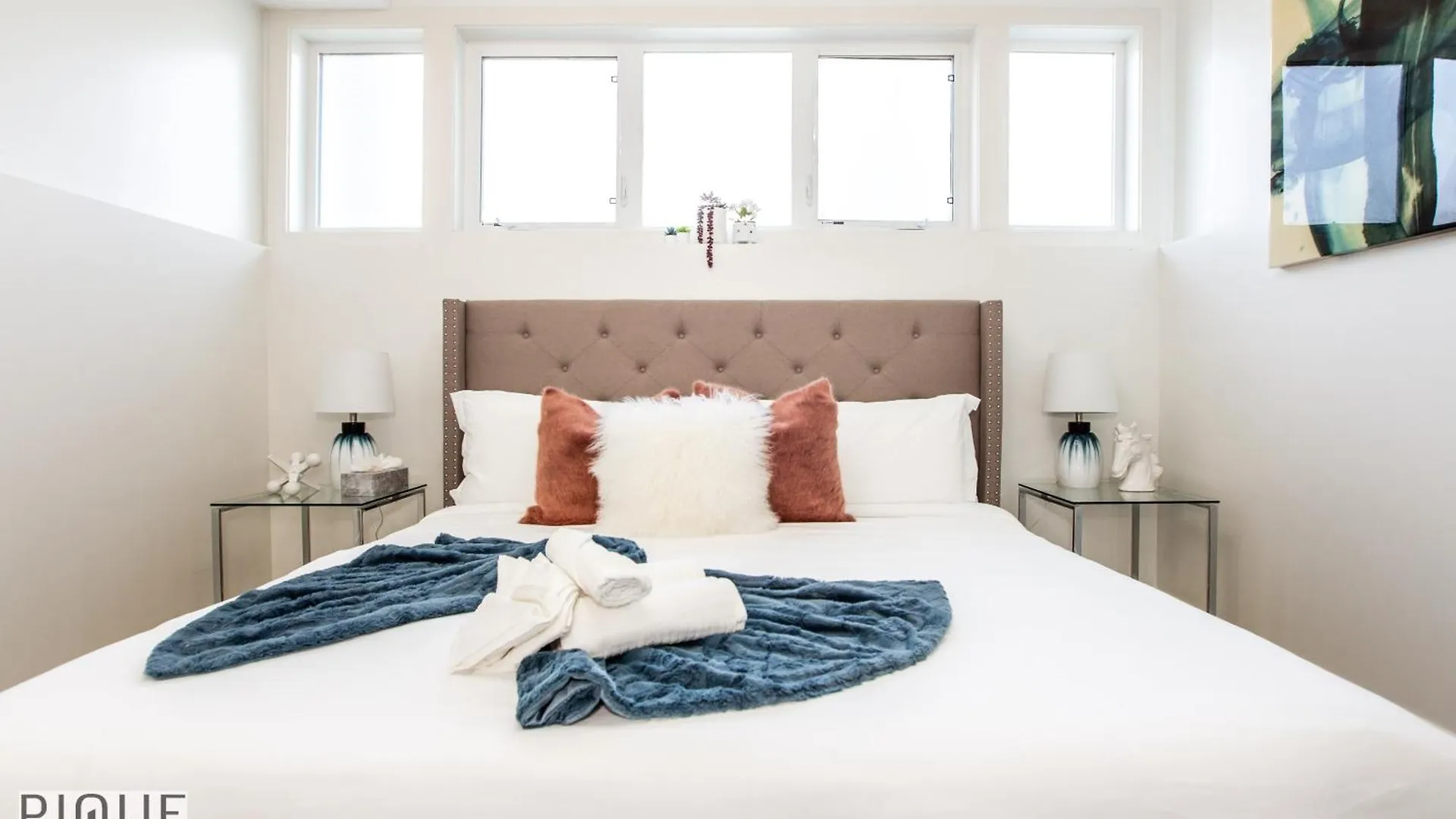 Dom wakacyjny Executive Home - Long Stays Welcome - Garage Parking - Free Wifi & Netflix Edmonton