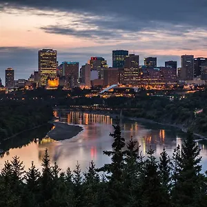Bright Modern - King Bed - Free Parking - Fireplace - Fast Wi-fi - Free Netflix Edmonton
