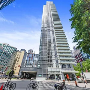 The Diamond Collection - Family Friendly 2 Or 3 Bedroom Suites Apartment Toronto