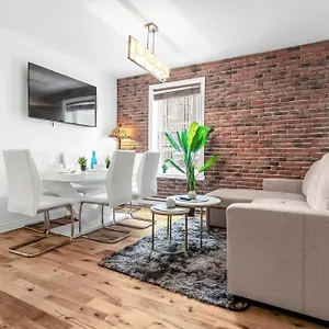 Beautiful 3-bedrooms In Heart Of Plateau Mont-royal Apartment Montreal
