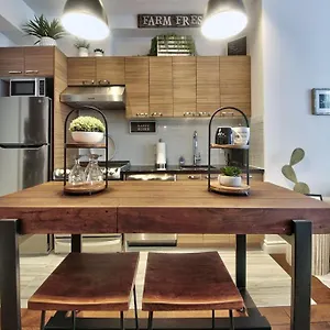 Trendy Old Port Private Terrace Apartment Montreal